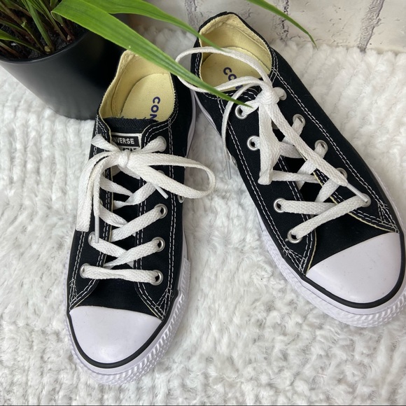 NWOT Converse Black Sneakers Size 1 Euro 32